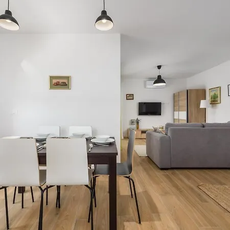 Apartman Lucija *