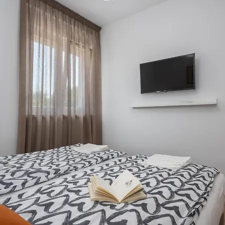 Apartman Lucija *